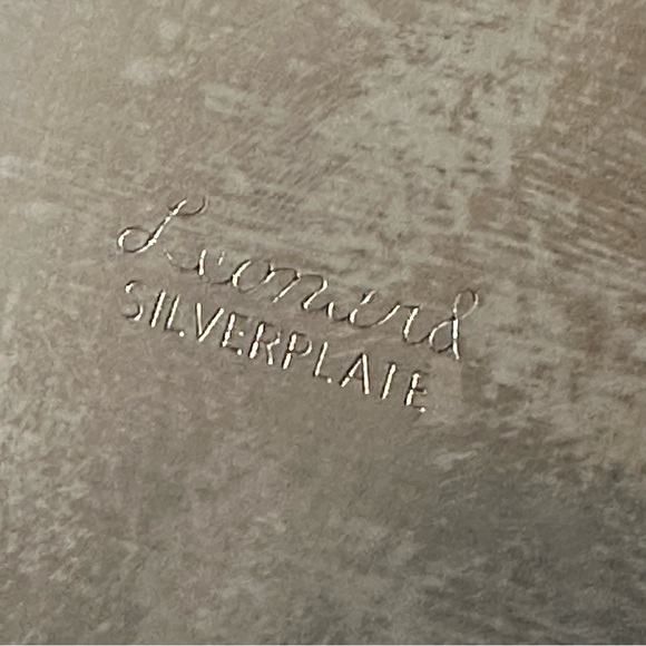 Vintage Oneida USA Leonard Silverplate Etched Serving Trays - Picture 6 of 9